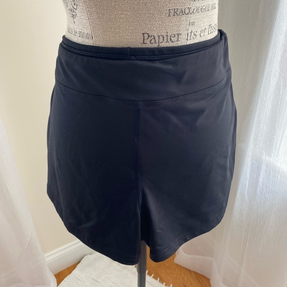 Sports shorts. Bundle of 3 sports shorts - Picture 6 of 10